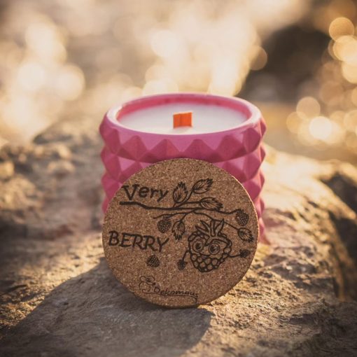 "Very Berry" Sojawachskerze mit Holzdocht
